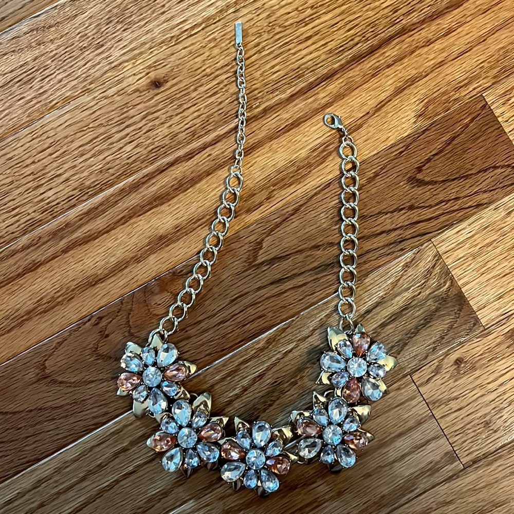 Light pink/silver/gold flower necklace